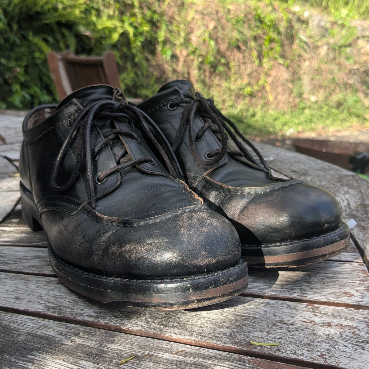 Photo by dante on December 1, 2025 of the Rolling Dub Trio Coupen Low Moc in Black Horse Front #1020.