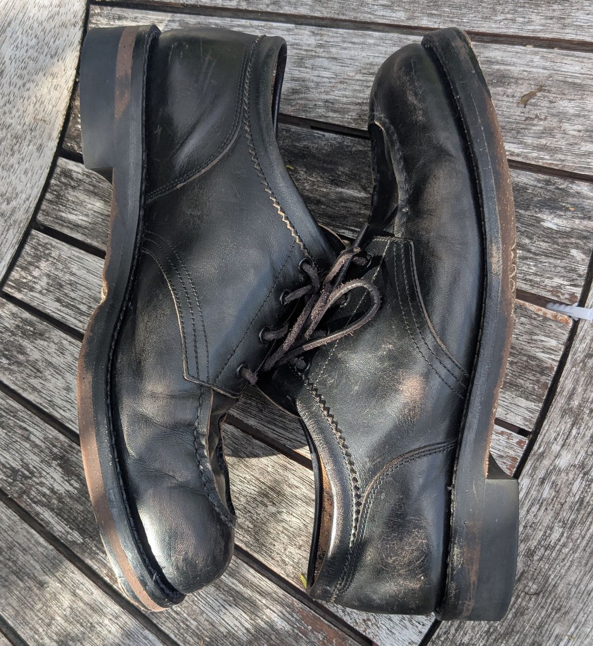 Photo by dante on December 1, 2025 of the Rolling Dub Trio Coupen Low Moc in Black Horse Front #1020.