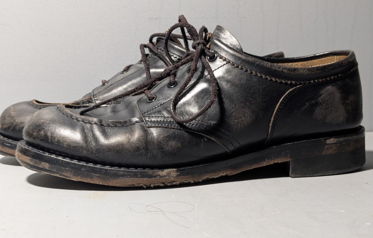 Photo by dante on January 2, 2026 of the Rolling Dub Trio Coupen Low Moc in Black Horse Front #1020.