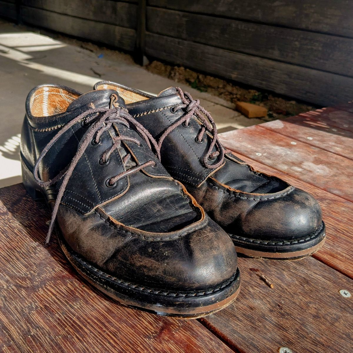 Photo by dante on February 3, 2026 of the Rolling Dub Trio Coupen Low Moc in Black Horse Front #1020.