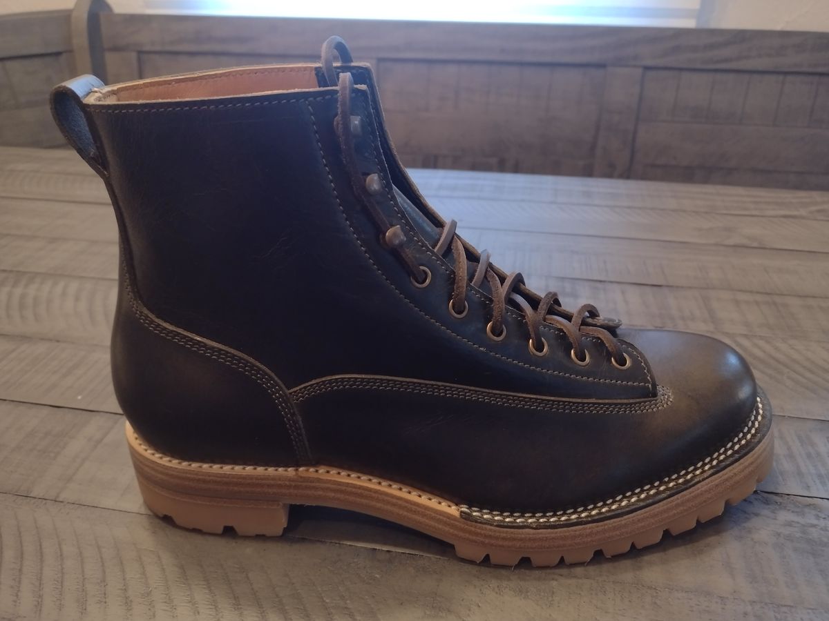 Photo by BootedBrewer on November 1, 2024 of the Caswell Boot Company Carver in Gallun Olive Teton Stag.