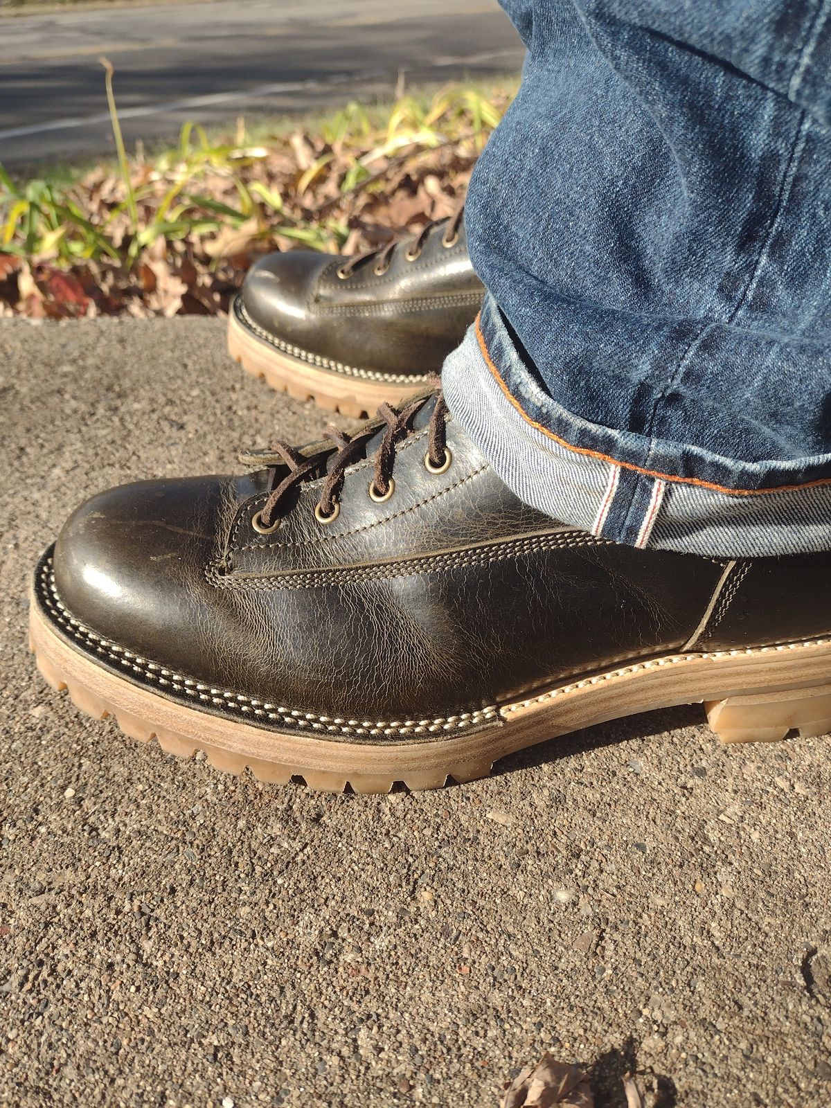 Photo by BootedBrewer on November 15, 2024 of the Caswell Boot Company Carver in Gallun Olive Teton Stag.