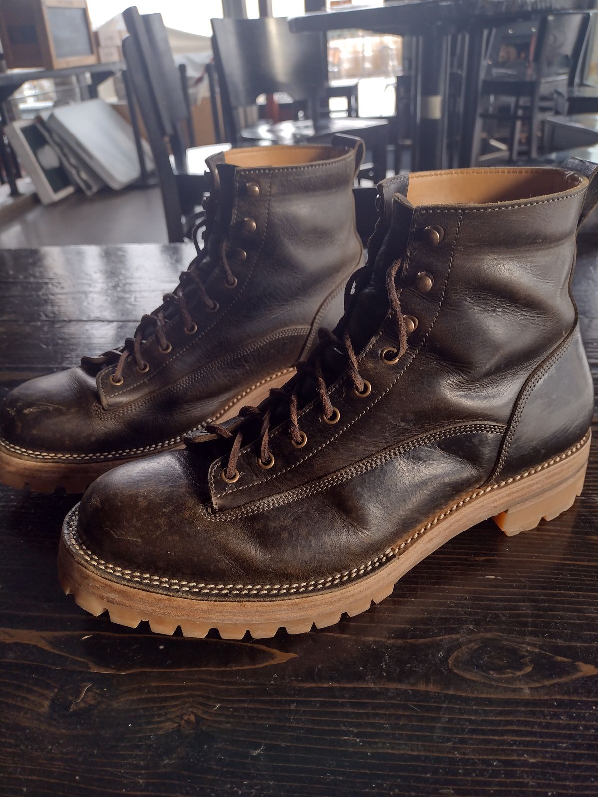 Photo by BootedBrewer on December 2, 2024 of the Caswell Boot Company Carver in Gallun Olive Teton Stag.