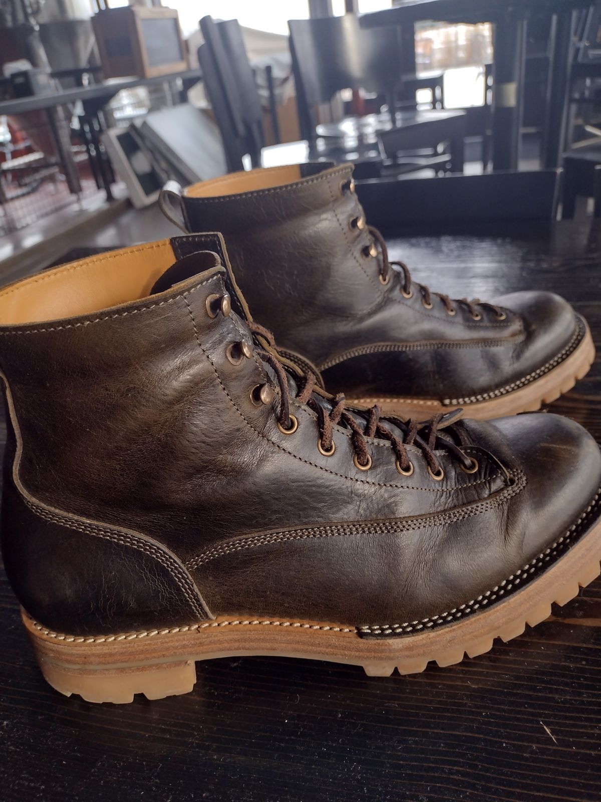 Photo by BootedBrewer on December 2, 2024 of the Caswell Boot Company Carver in Gallun Olive Teton Stag.