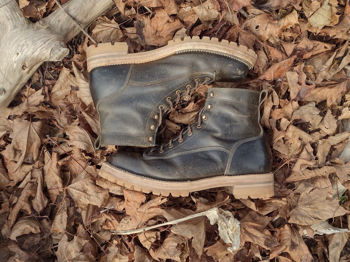 Photo by BootedBrewer on January 2, 2025 of the Caswell Boot Company Carver in Gallun Olive Teton Stag.