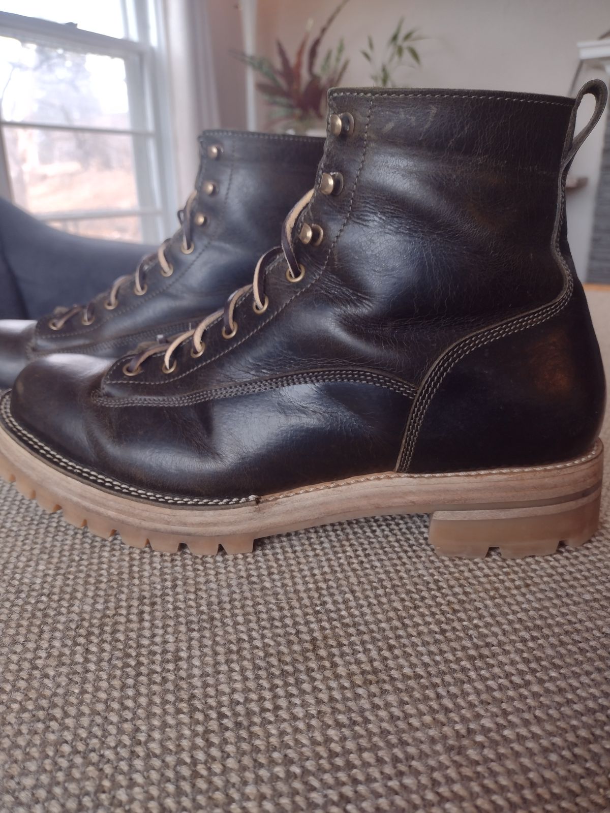 Photo by BootedBrewer on February 28, 2025 of the Caswell Boot Company Carver in Gallun Olive Teton Stag.