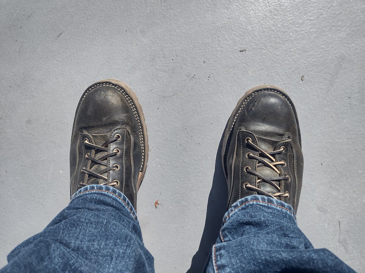 Photo by BootedBrewer on March 17, 2025 of the Caswell Boot Company Carver in Gallun Olive Teton Stag.