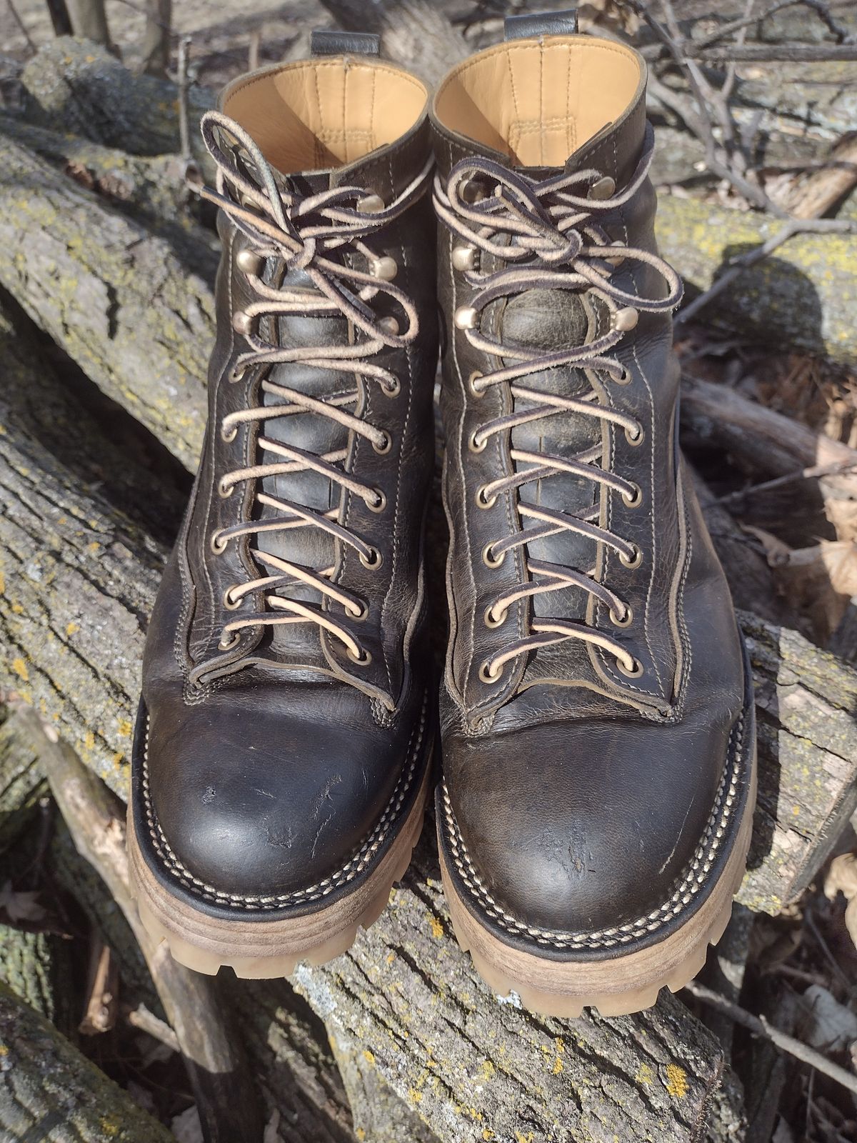 Photo by BootedBrewer on April 4, 2025 of the Caswell Boot Company Carver in Gallun Olive Teton Stag.