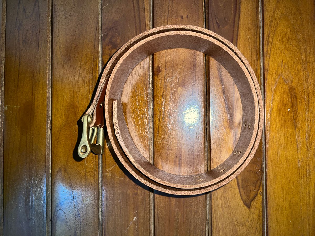 Photo by bimarosyidwicaksono on September 30, 2025 of the Self Made Leather Belt in Rocky Walpier Italy Cognac.