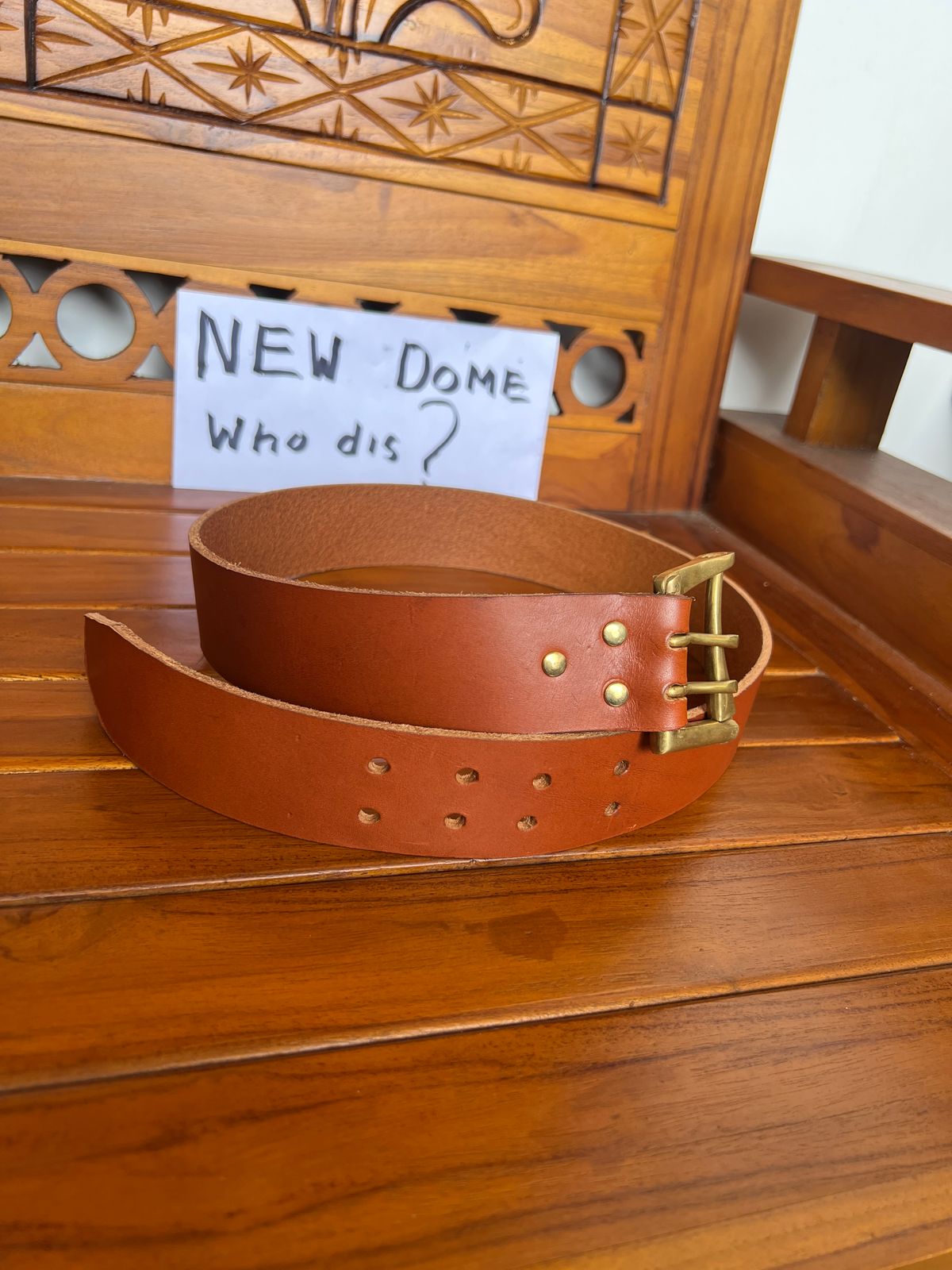 Photo by bimarosyidwicaksono on October 1, 2025 of the Self Made Leather Belt in Rocky Walpier Italy Cognac.