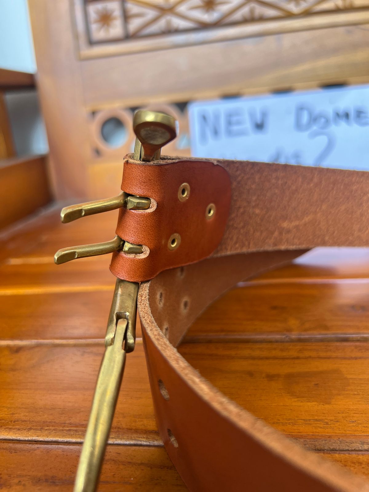Photo by bimarosyidwicaksono on October 1, 2025 of the Self Made Leather Belt in Rocky Walpier Italy Cognac.