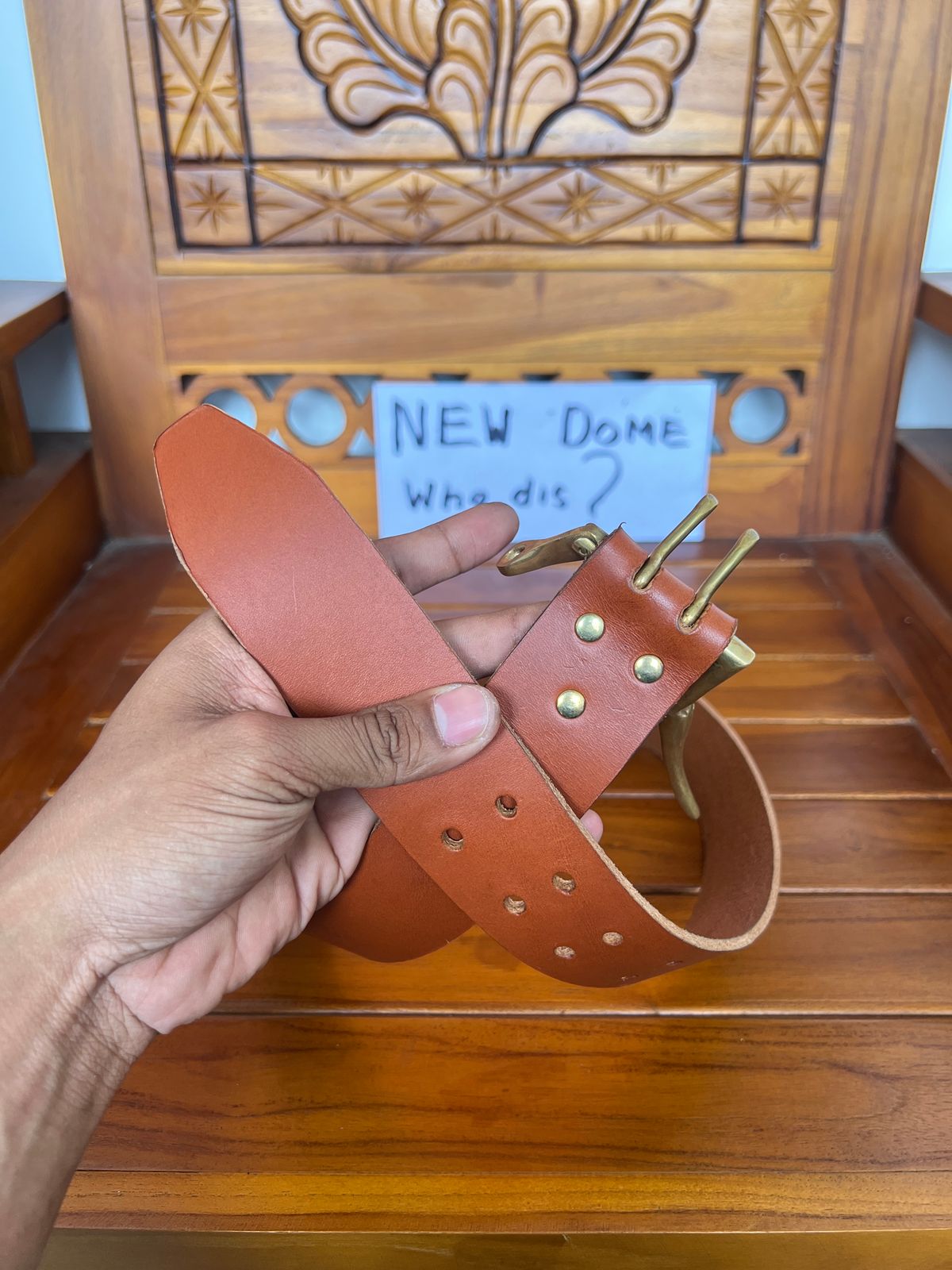 Photo by bimarosyidwicaksono on October 1, 2025 of the Self Made Leather Belt in Rocky Walpier Italy Cognac.