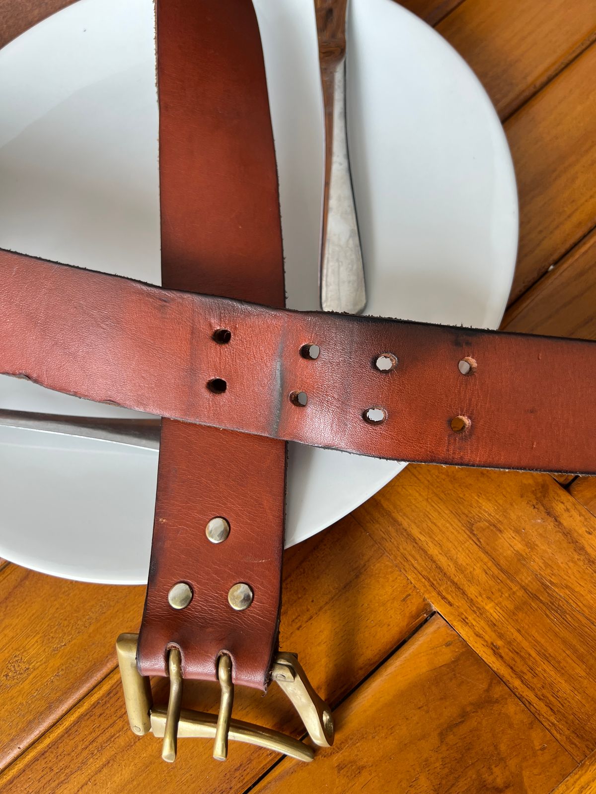 Photo by bimarosyidwicaksono on November 3, 2025 of the Self Made Leather Belt in Rocky Walpier Italy Cognac.