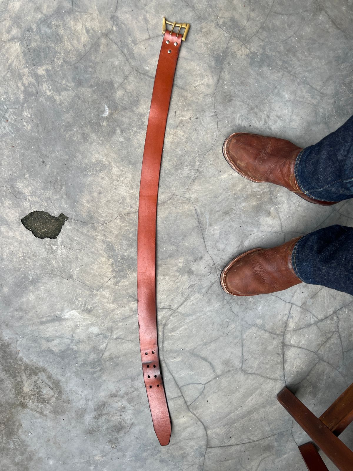 Photo by bimarosyidwicaksono on November 3, 2025 of the Self Made Leather Belt in Rocky Walpier Italy Cognac.