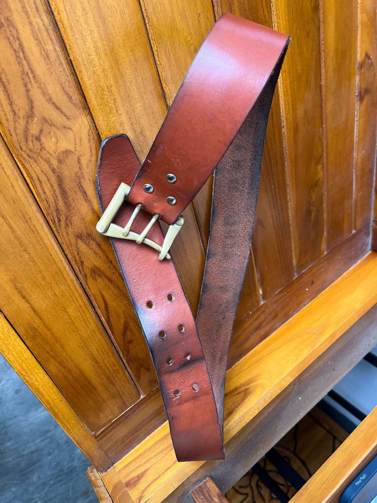 Photo by bimarosyidwicaksono on November 3, 2025 of the Self Made Leather Belt in Rocky Walpier Italy Cognac.