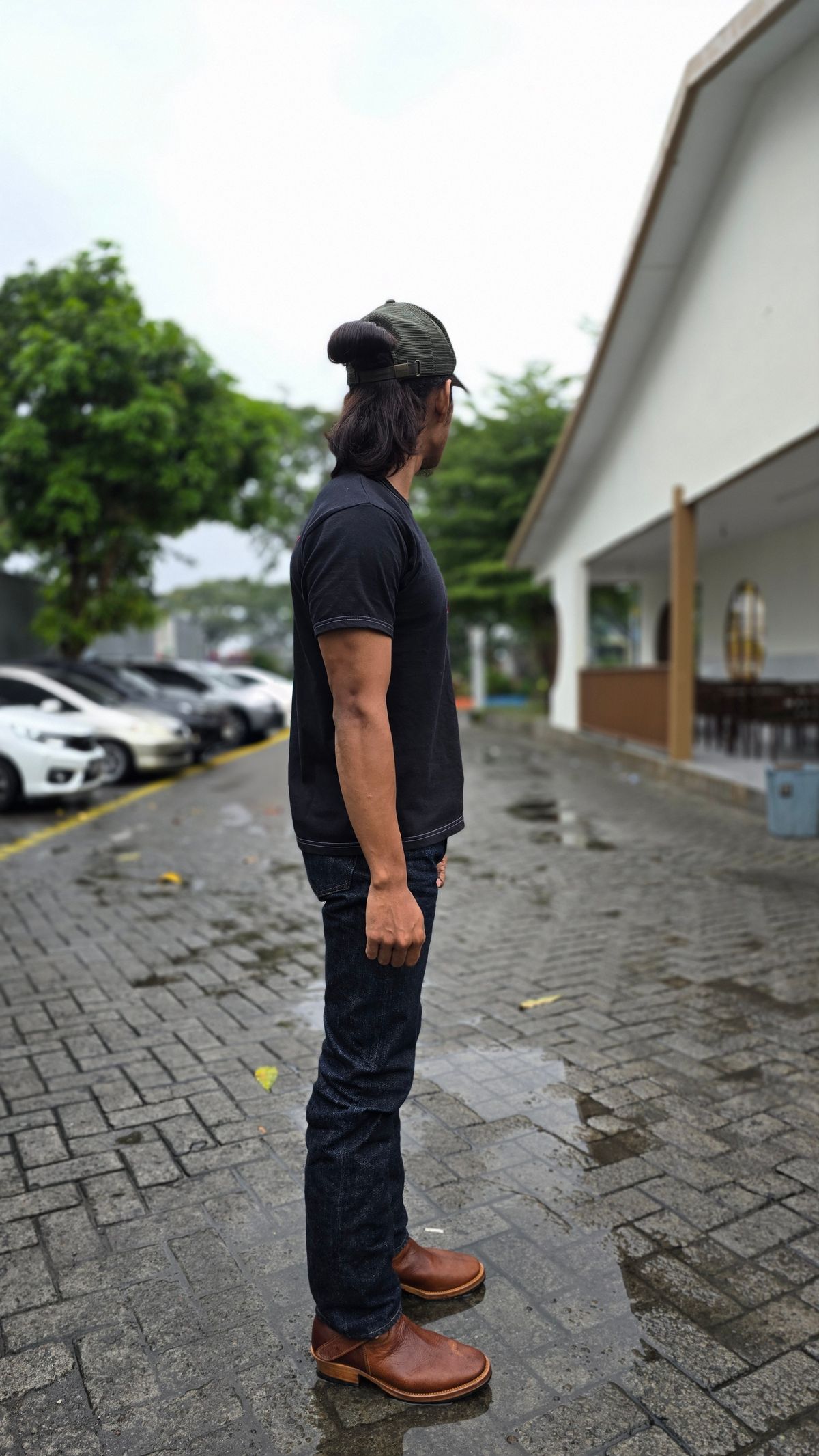 Photo by bimarosyidwicaksono on October 1, 2025 of the Prof Barnets Neocliffwood Boots in Indonesian Brown Java Chrome.