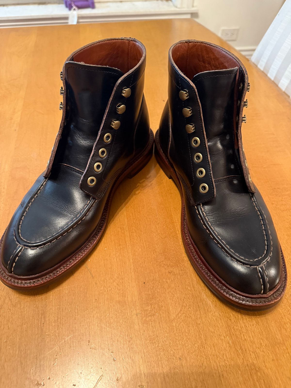 Photo by Bear_runner on October 2, 2025 of the Grant Stone Ottawa Boot in Horween Chromexel.