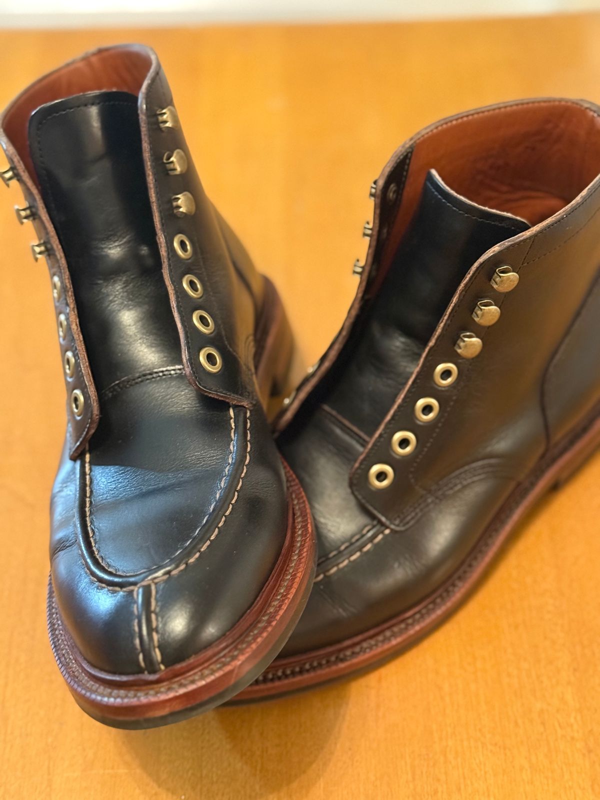 Photo by Bear_runner on October 2, 2025 of the Grant Stone Ottawa Boot in Horween Chromexel.