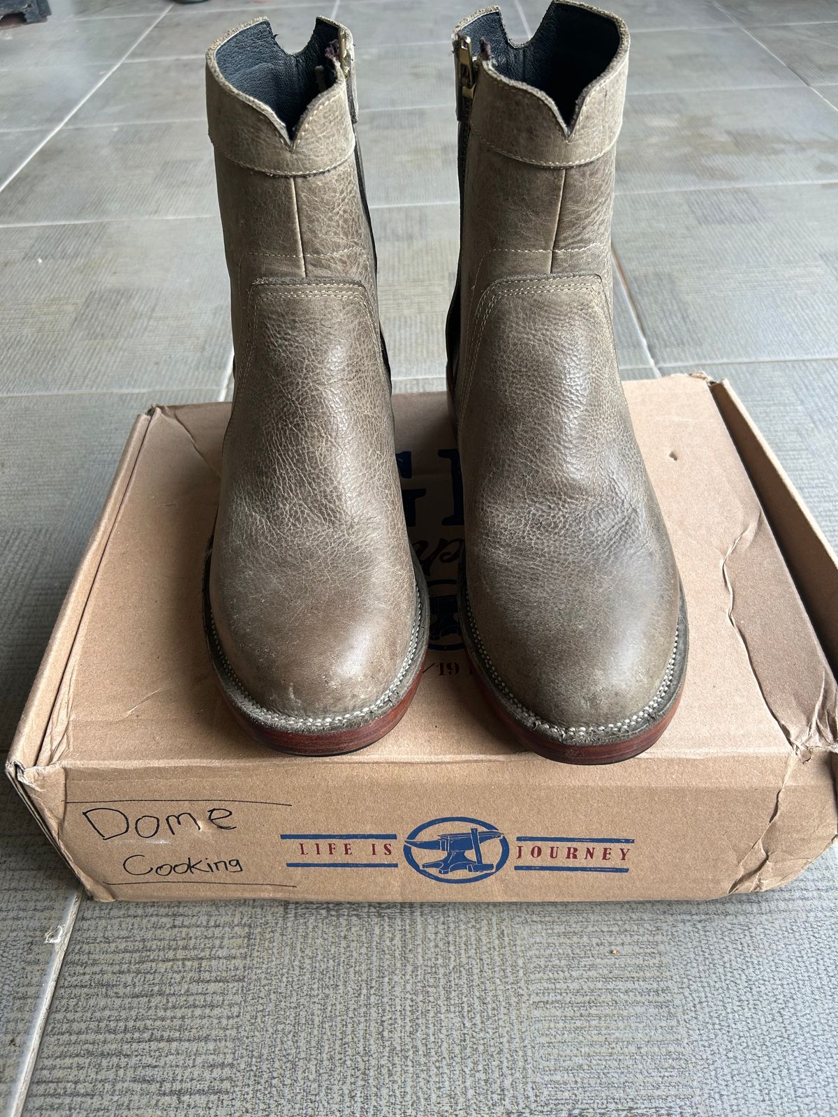 Photo by enggut on November 1, 2025 of the Geer.boots Indonesia Chelsea Boots in Crazy Horse Leather.