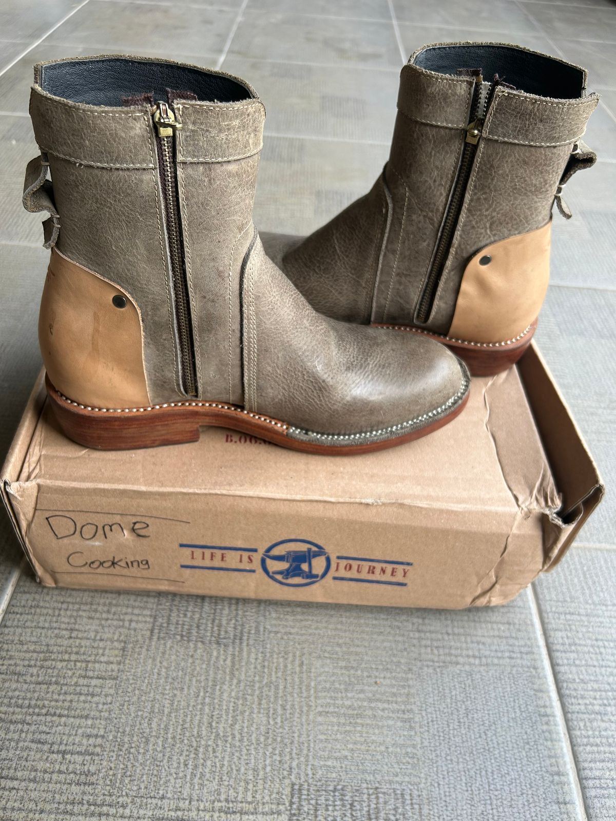 Photo by enggut on November 1, 2025 of the Geer.boots Indonesia Chelsea Boots in Crazy Horse Leather.