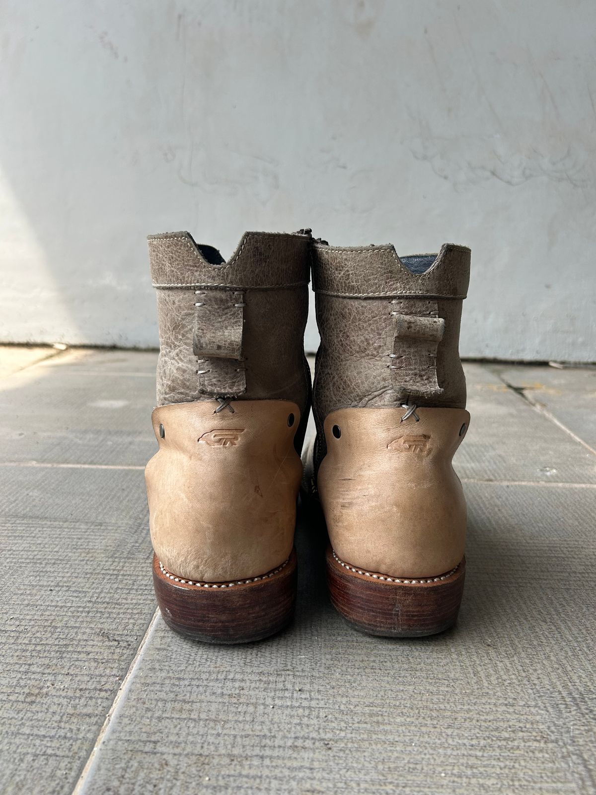 Photo by enggut on December 1, 2025 of the Geer.boots Indonesia Chelsea Boots in Crazy Horse Leather.
