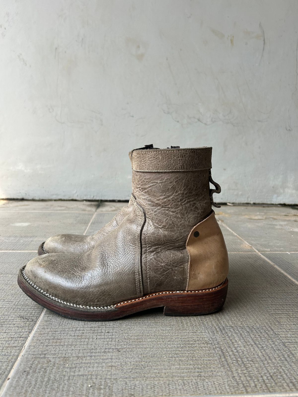 Photo by enggut on December 1, 2025 of the Geer.boots Indonesia Chelsea Boots in Crazy Horse Leather.