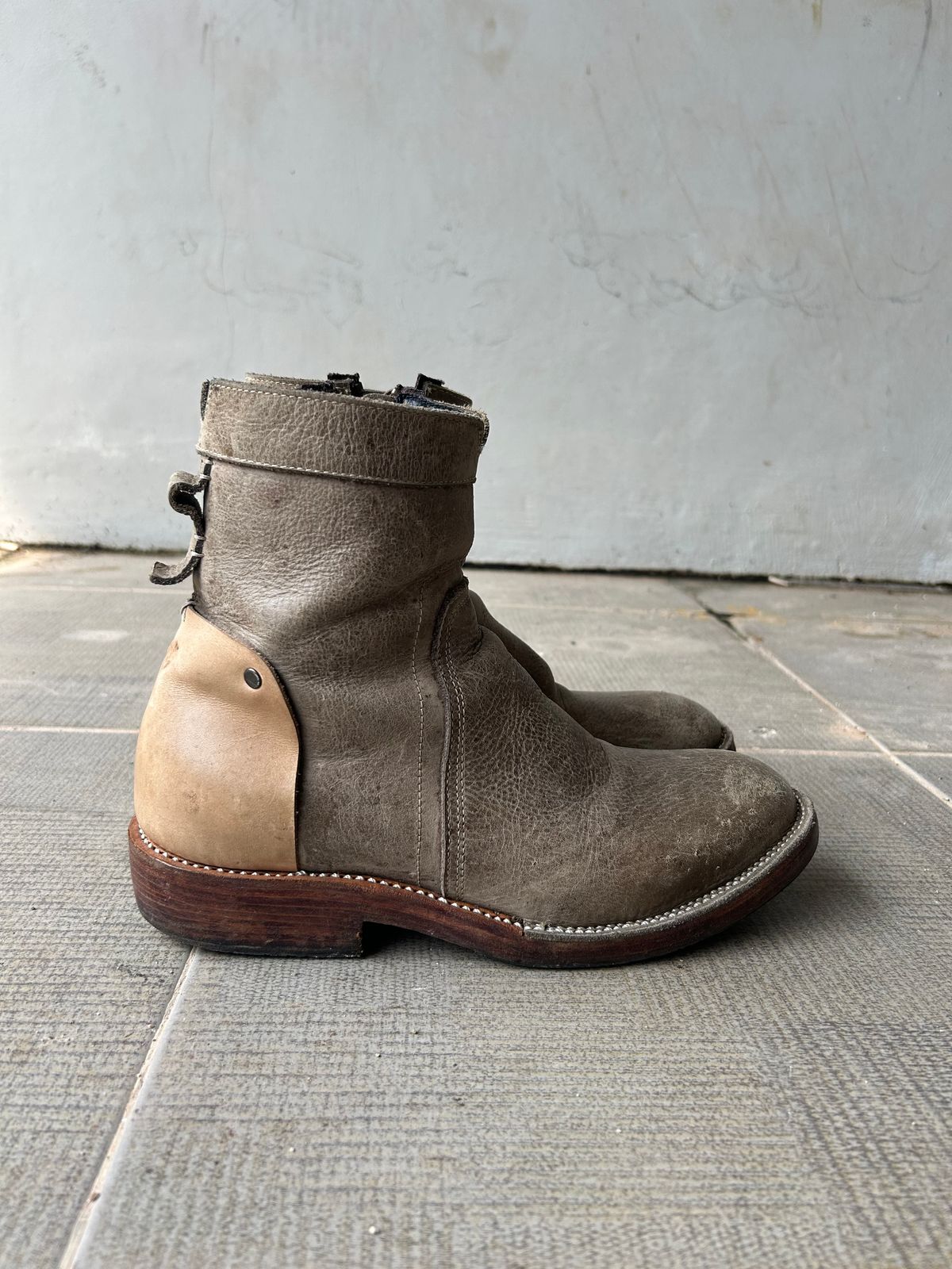 Photo by enggut on December 1, 2025 of the Geer.boots Indonesia Chelsea Boots in Crazy Horse Leather.