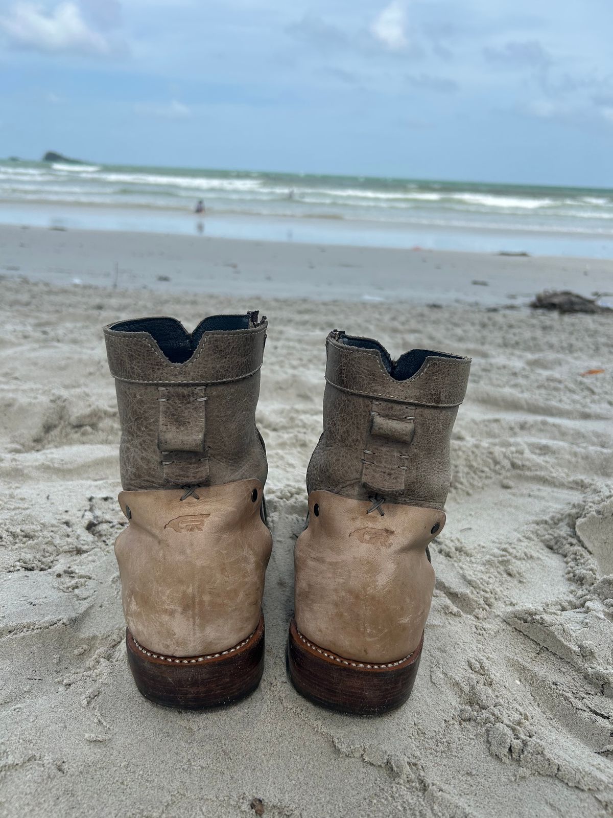 Photo by enggut on January 4, 2026 of the Geer.boots Indonesia Chelsea Boots in Crazy Horse Leather.