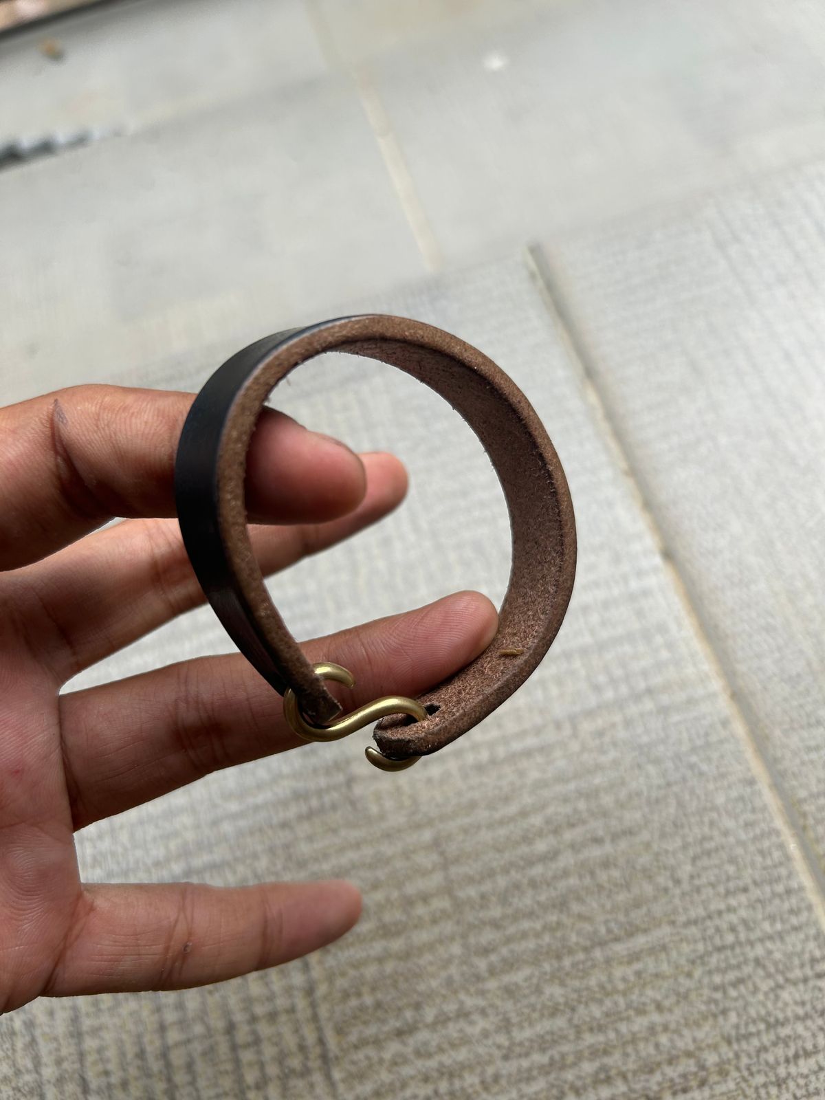 Photo by enggut on November 1, 2025 of the Artificial Goods Bracelet in Indonesian Natural Veg Tan.
