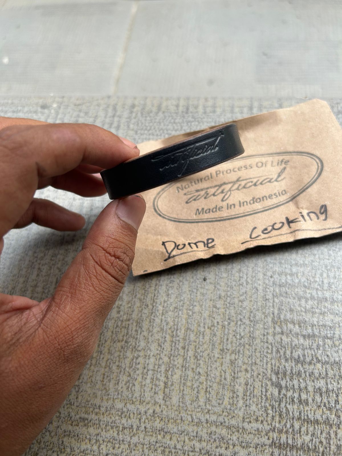 Photo by enggut on November 1, 2025 of the Artificial Goods Bracelet in Indonesian Natural Veg Tan.