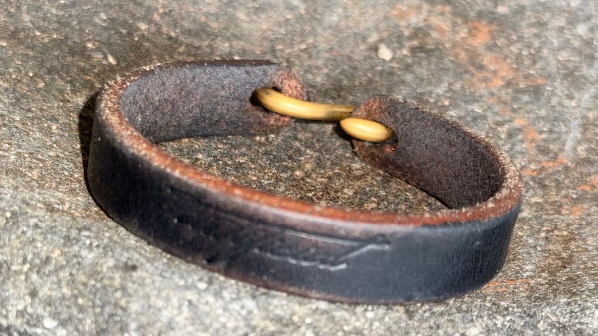 Photo by enggut on December 3, 2025 of the Artificial Goods Bracelet in Indonesian Natural Veg Tan.
