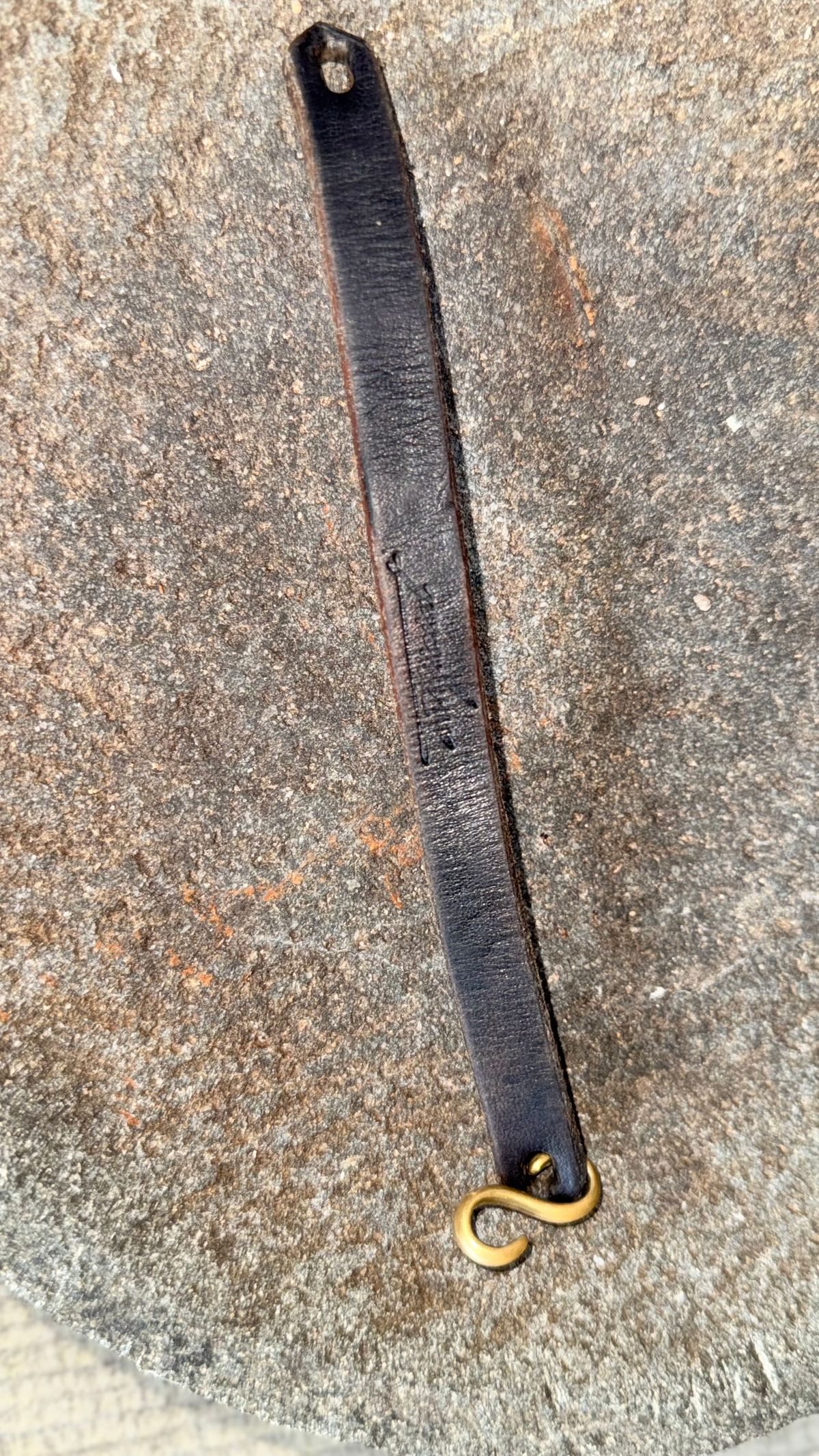 Photo by enggut on December 3, 2025 of the Artificial Goods Bracelet in Indonesian Natural Veg Tan.