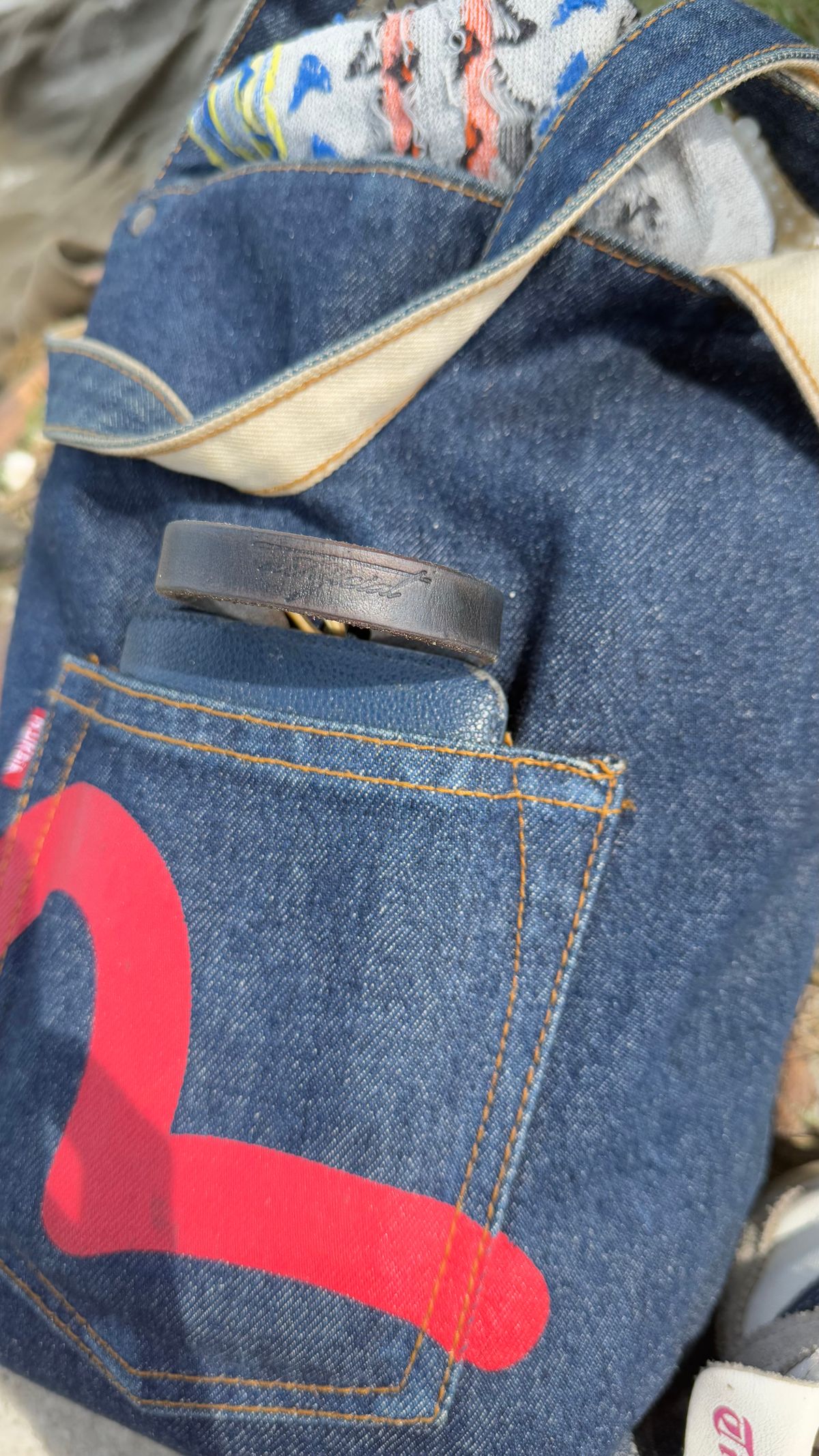 Photo by enggut on January 4, 2026 of the Artificial Goods Bracelet in Indonesian Natural Veg Tan.