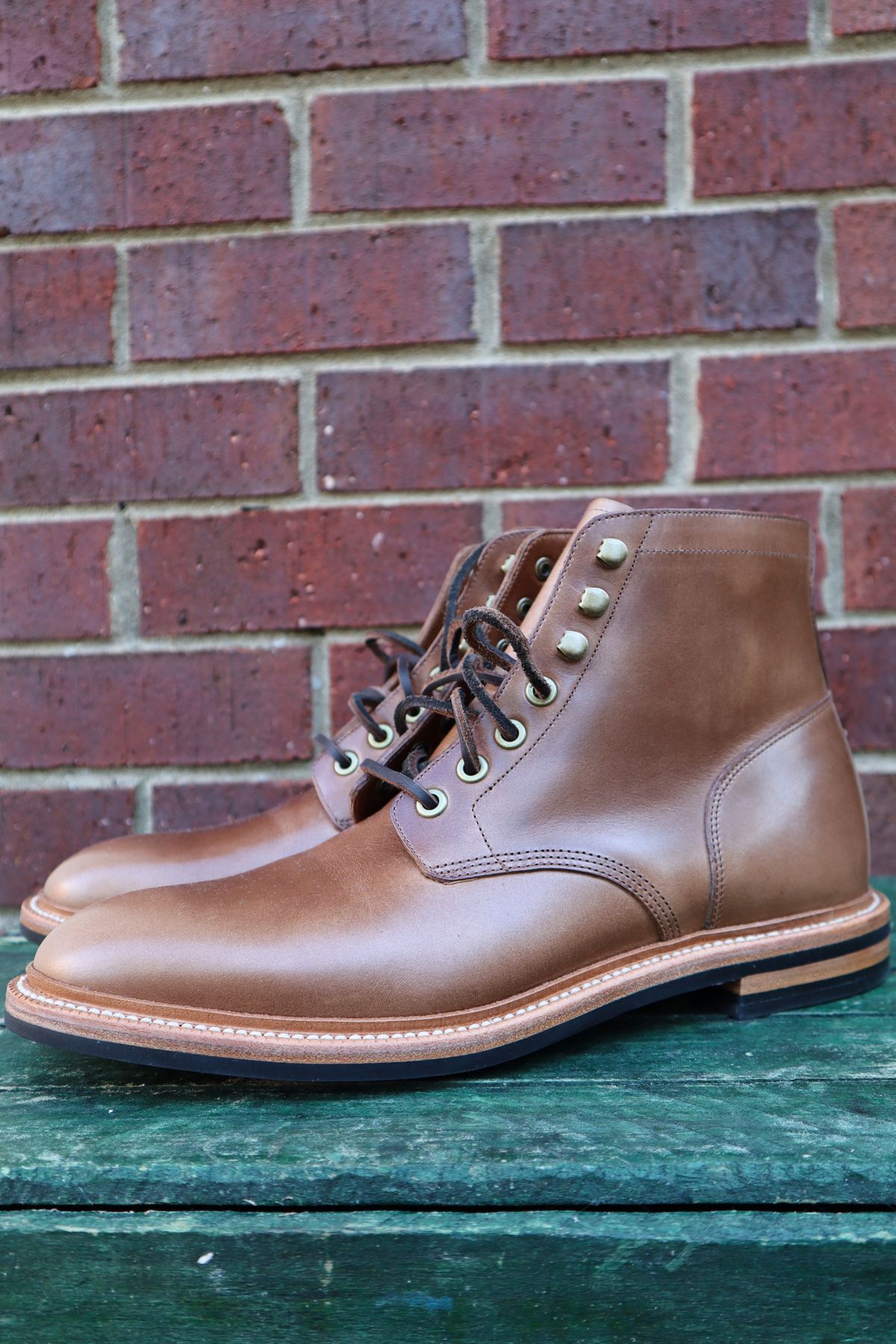 Photo by martinbd615 on October 2, 2024 of the Grant Stone Diesel Boot in Horween Dune Chromexcel.