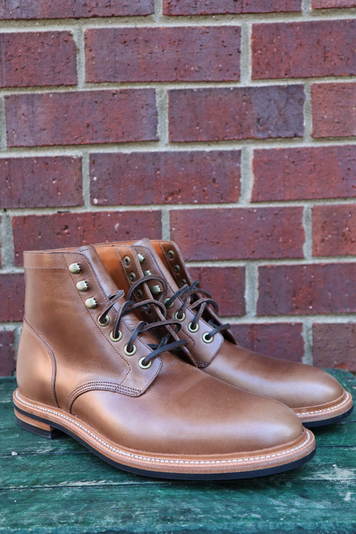 Photo by martinbd615 on October 2, 2024 of the Grant Stone Diesel Boot in Horween Dune Chromexcel.