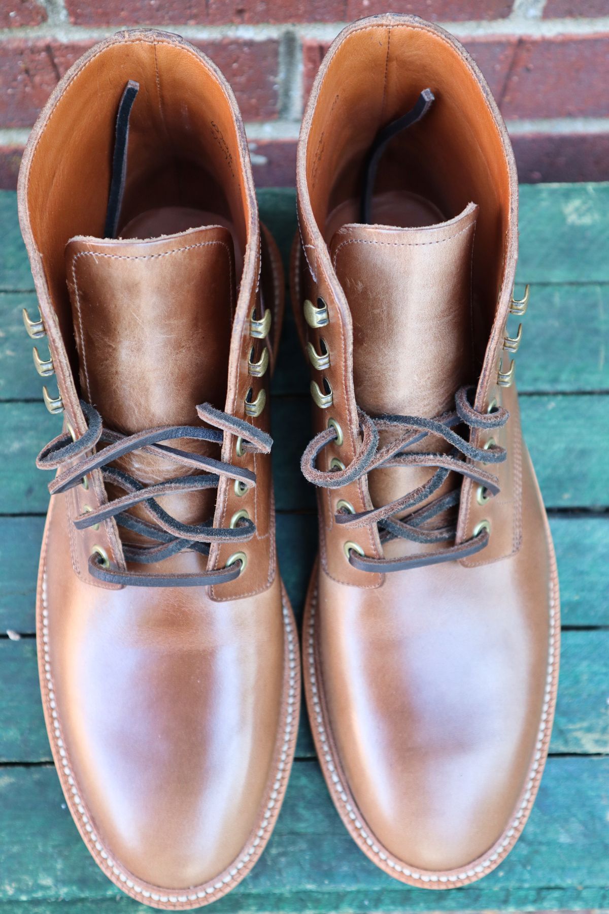 Photo by martinbd615 on October 2, 2024 of the Grant Stone Diesel Boot in Horween Dune Chromexcel.