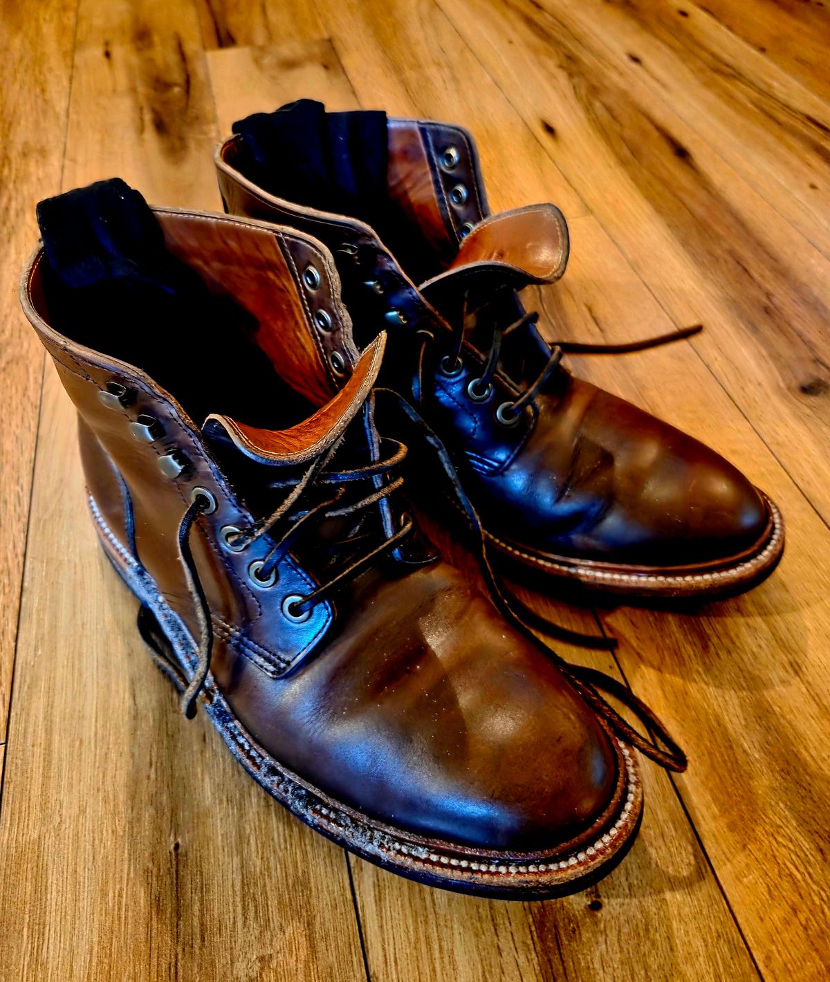 Photo by ABC123 on August 20, 2025 of the Grant Stone Diesel Boot in Horween Crimson Chromexcel.