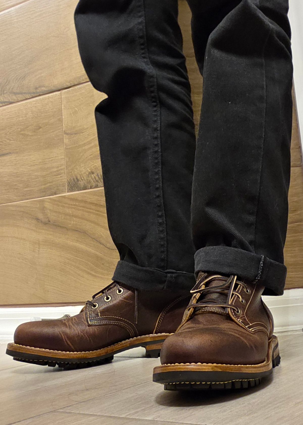 Photo by ABC123 on September 24, 2025 of the Truman Plain Toe Boot in Tobacco Snakebite.