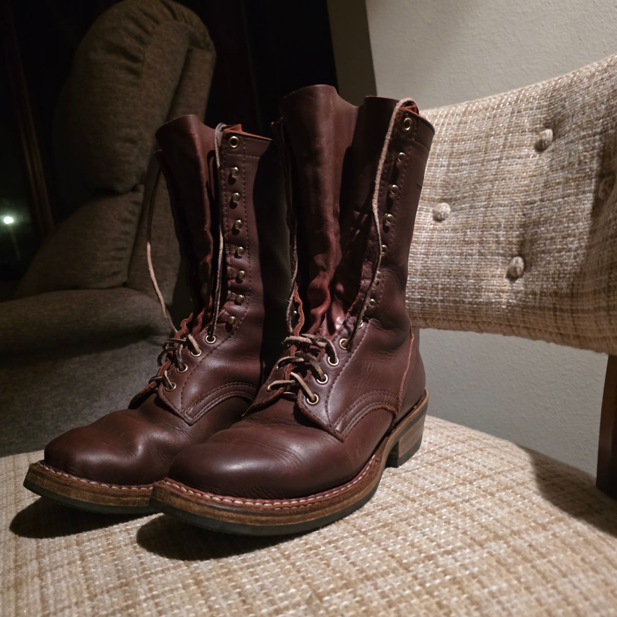 Photo by RabbitsOnTheMoon on March 11, 2026 of the White's x Rose Anvil Drifter in Seidel Red Dog Oil Tan.