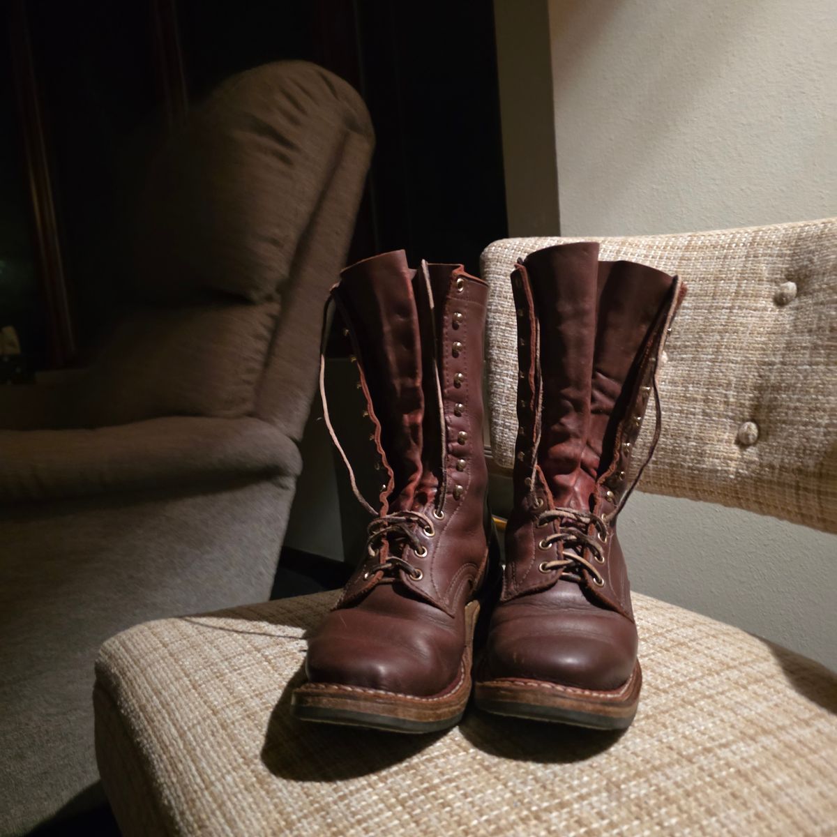 Photo by RabbitsOnTheMoon on March 11, 2026 of the White's x Rose Anvil Drifter in Seidel Red Dog Oil Tan.