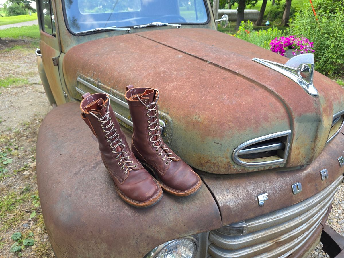 Photo by RabbitsOnTheMoon on July 5, 2026 of the White's x Rose Anvil Drifter in Seidel Red Dog Oil Tan.