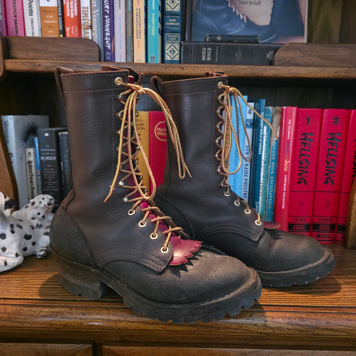Photo by RabbitsOnTheMoon on January 23, 2026 of the Frank's Boots The Patriot in Seidel Walnut Oil Tan & Seidel Walnut Roughout.