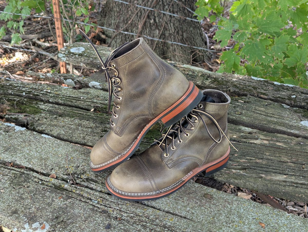 Photo by ABlazinBlueToe on October 1, 2025 of the Nicks Americana in Horween Charcoal Cypress.