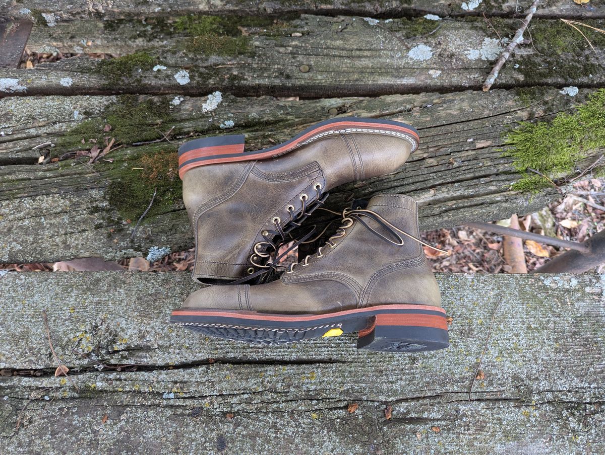Photo by ABlazinBlueToe on October 1, 2025 of the Nicks Americana in Horween Charcoal Cypress.