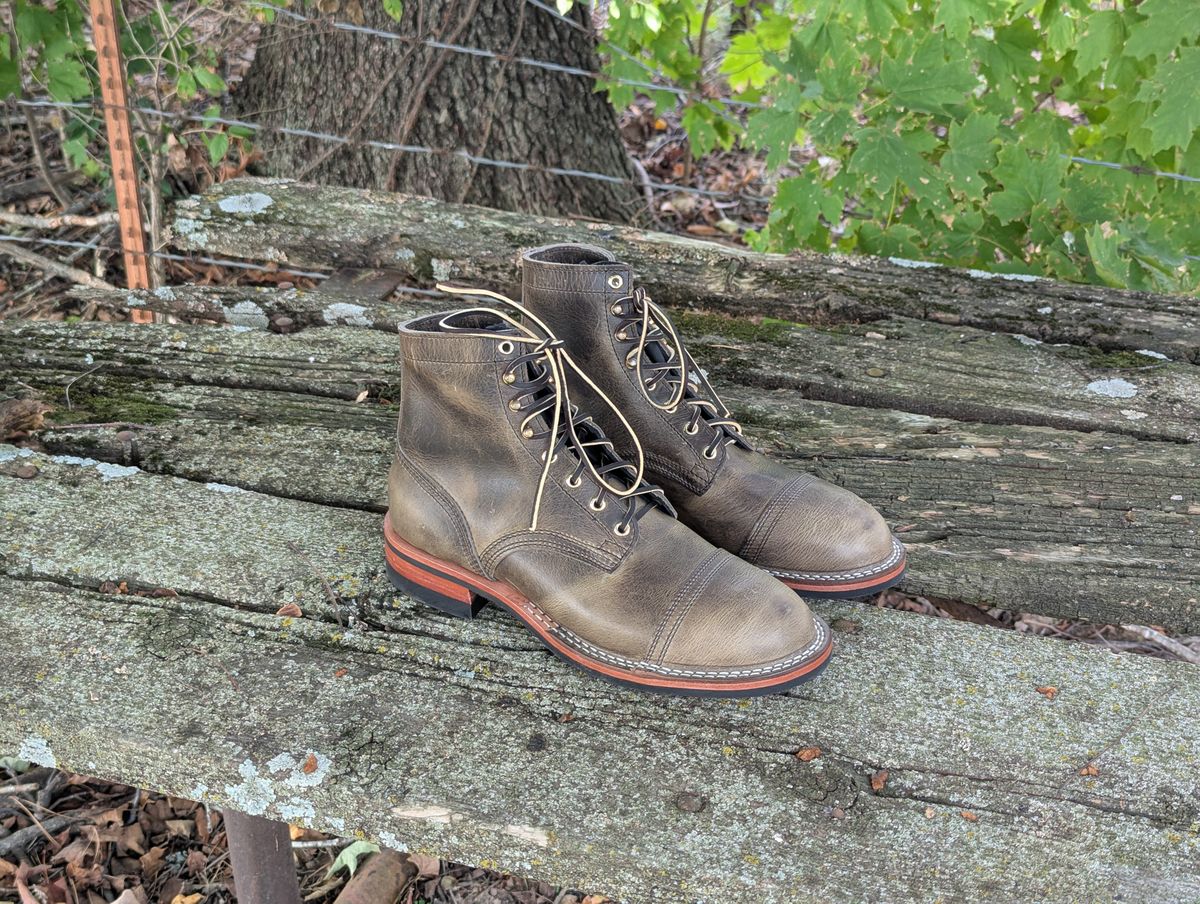Photo by ABlazinBlueToe on October 1, 2025 of the Nicks Americana in Horween Charcoal Cypress.