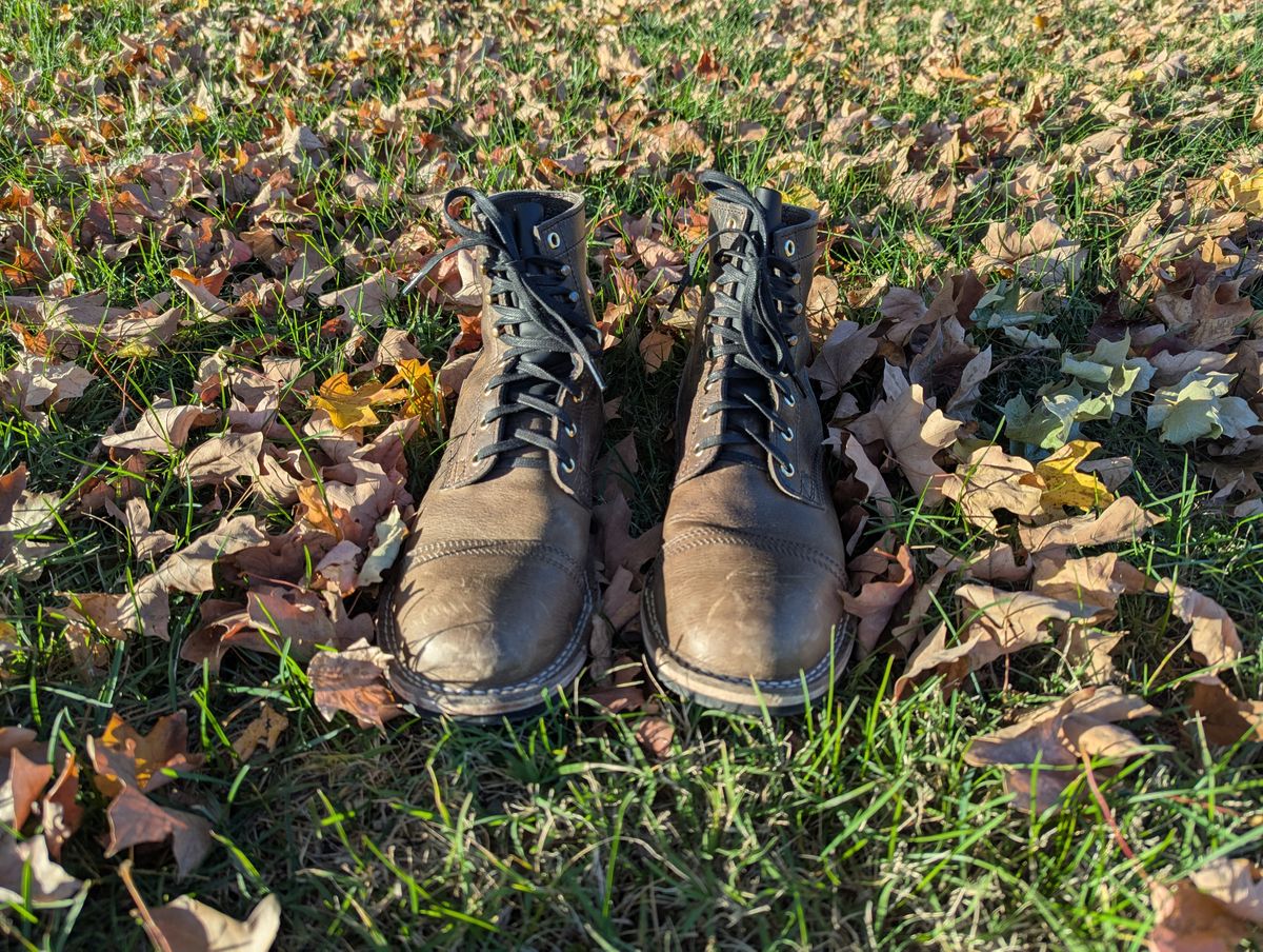 Photo by ABlazinBlueToe on November 5, 2025 of the Nicks Americana in Horween Charcoal Cypress.