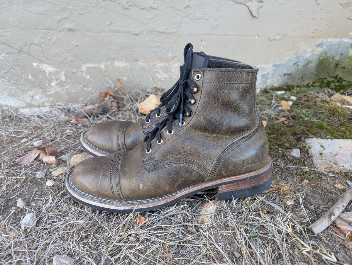 Photo by ABlazinBlueToe on January 5, 2026 of the Nicks Americana in Horween Charcoal Cypress.