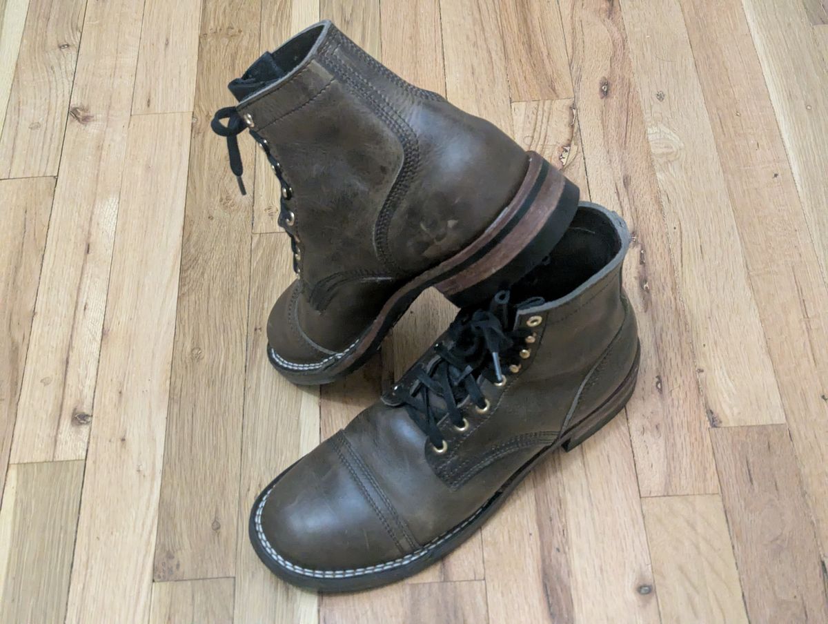 Photo by ABlazinBlueToe on February 6, 2026 of the Nicks Americana in Horween Charcoal Cypress.