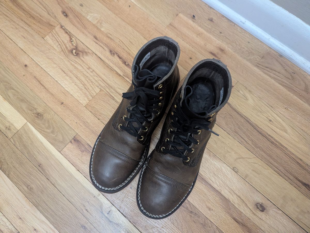 Photo by ABlazinBlueToe on February 6, 2026 of the Nicks Americana in Horween Charcoal Cypress.