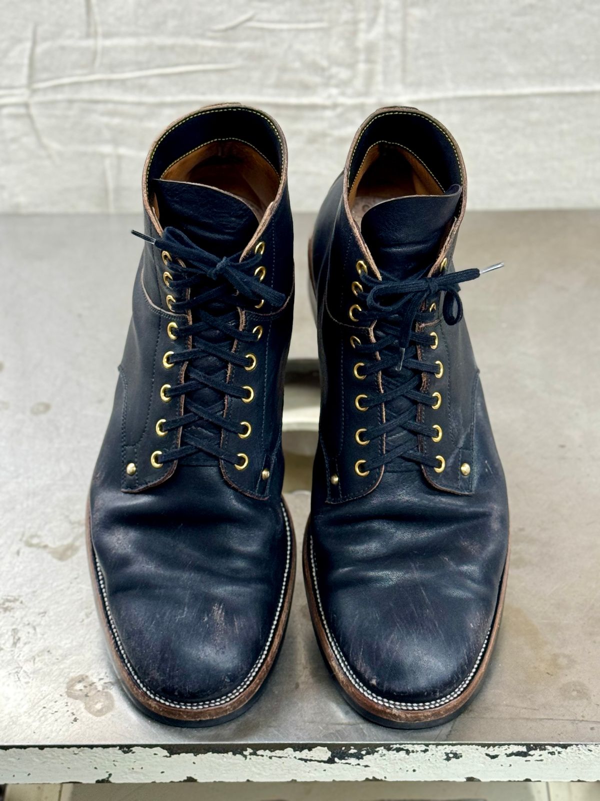 Photo by archwild on November 2, 2024 of the Iron Boots x Østmo Type 1 in Maryam Black Hand-Dyed Horsehide.
